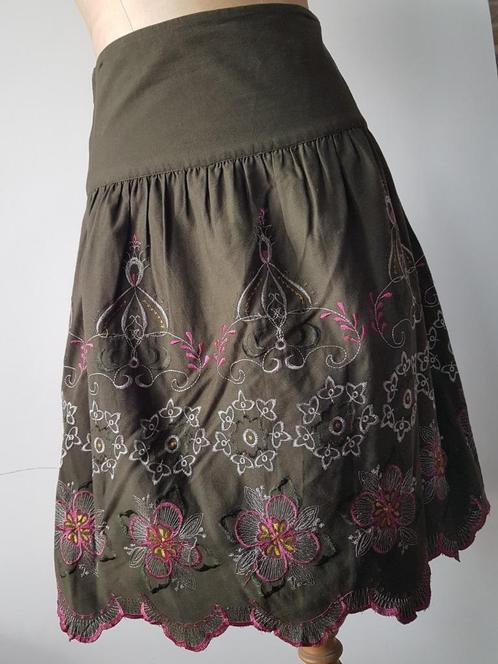 PROMOD - Jolie jupe kaki, broderies roses - T.38, Kleding | Dames, Rokken, Gedragen, Maat 38/40 (M), Ophalen of Verzenden