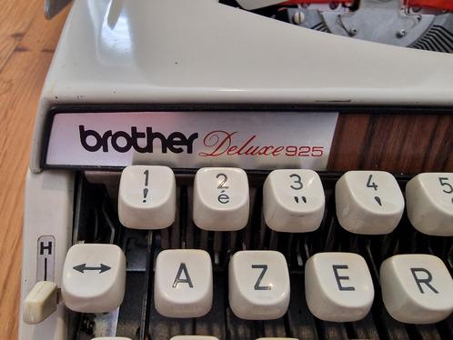 Machine à écrire portable Brother Deluxe 925, Divers, Machines à écrire, Utilisé, Enlèvement