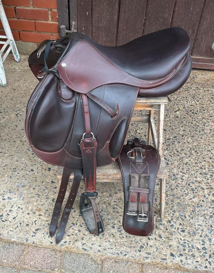 Chiberta K devoucoux 16.5 pouces, Dieren en Toebehoren, Paarden en Pony's | Zadels, Gebruikt, Springen, Ophalen of Verzenden