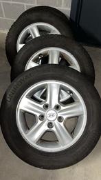 Hyundai 15 inch velgen met banden, Auto-onderdelen, Banden en Velgen, Band(en), 15 inch, Gebruikt, Personenwagen