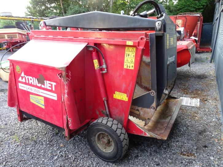 TRIOLIET GETROKKEN VOEDERBAK UKW 3500, Zakelijke goederen, Landbouw | Werktuigen, Ophalen