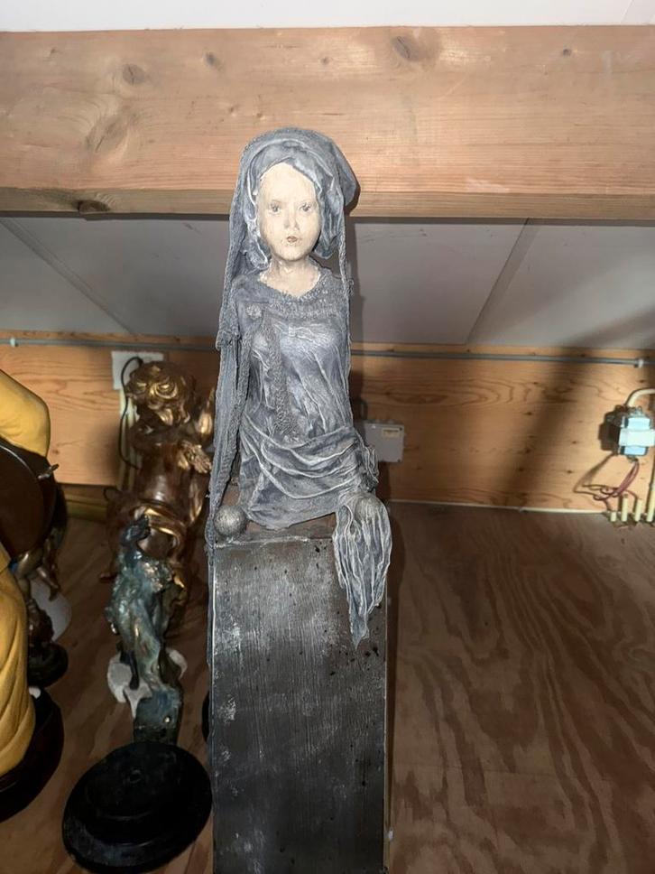 Groot modern beeld vrouw met sluier – 1 meter –metaal & hars, Antiek en Kunst, Antiek | Religieuze voorwerpen, Ophalen of Verzenden