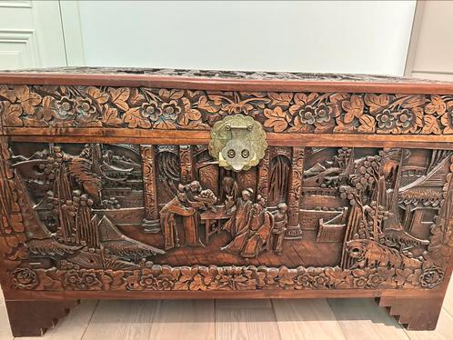 Vintage aziatische koffer kamferhout, Huis en Inrichting, Woonaccessoires | Kisten, Zo goed als nieuw, Ophalen