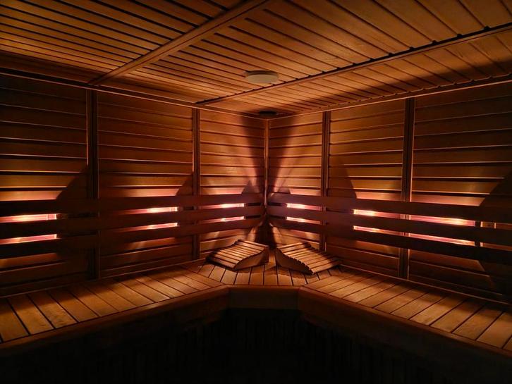 Professionele Finse Sauna in rood Cederhout (6 pers.), Sport en Fitness, Sauna, Zo goed als nieuw, Complete sauna, Fins of Traditioneel