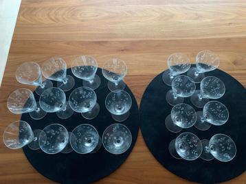 vintage des années 50, 20 verres à vin en cristal peuvent êt disponible aux enchères