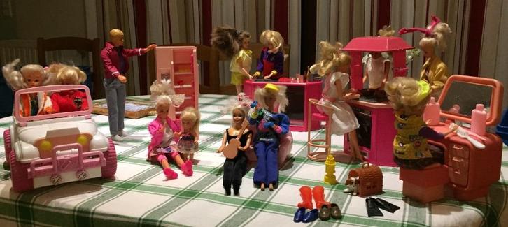 Mattel Barbie collectie met accessoires + auto, Kinderen en Baby's, Speelgoed | Poppen, Gebruikt, Barbie, Ophalen