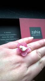 Ring met glasgeblazen vogel op bloem, Handtassen en Accessoires, Ringen, Overige materialen, Nieuw, Ophalen of Verzenden, 17 tot 18