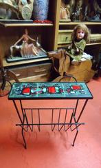 retro.vintage krantenhouder, Enlèvement