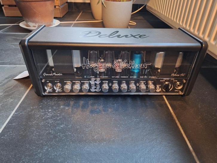 Hughes & kettner Grandmeister 40 deluxe + tas + pedaal, Muziek en Instrumenten, Versterkers | Bas en Gitaar, Zo goed als nieuw