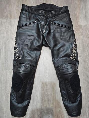 Dainese pantalon moto cuir taille 54.