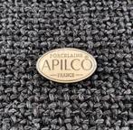 PIN - PORCELAINE APILCO - FRANCE - PORSELEIN, Verzenden, Gebruikt, Merk, Speldje of Pin