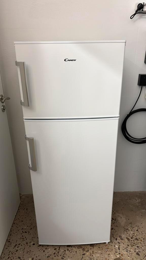 Candy 204L koelkast en vriezer, Elektronische apparatuur, Koelkasten en IJskasten, Gebruikt, Met aparte vriezer, 200 liter of meer