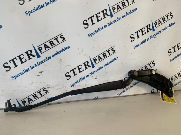 Ruitenwisserarm voor van een Mercedes C-Klasse, Auto-onderdelen, Ruiten en Toebehoren, Mercedes-Benz, Gebruikt, 3 maanden garantie