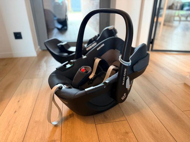 Maxi Cosi Pebble 360 i-Size (Grijs) + Familyfix 360, Kinderen en Baby's, Autostoeltjes, Gebruikt, Maxi-Cosi, 0 t/m 13 kg, Isofix