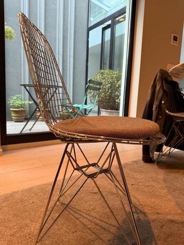 VITRA DKR STOELEN, Huis en Inrichting, Stoelen, Ophalen, Overige materialen, Overige kleuren, Zo goed als nieuw