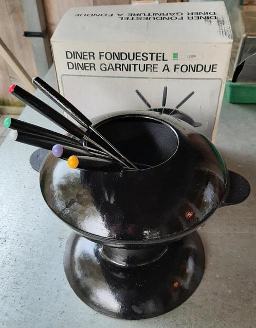 Gietijzeren fondueset (met brander) + accessoires, Elektronische apparatuur, Fonduesets, Gebruikt, Fondueset, Brander, Ophalen