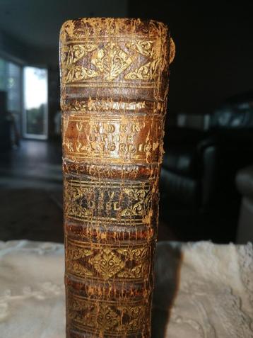 Antiek gebedenboek 'vader op de evangelie' uit  1744 beschikbaar voor biedingen