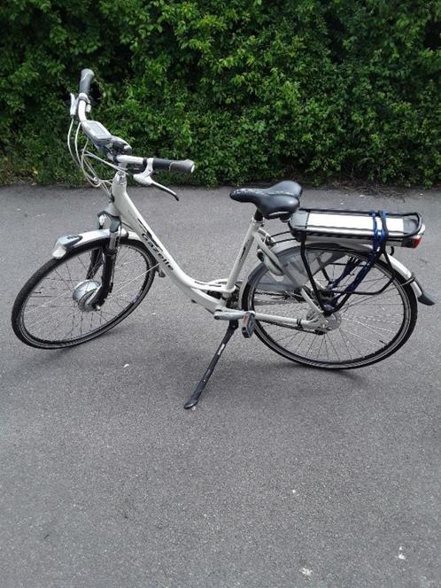 Gazelle elektrische fiets met defect aan batterij, Fietsen en Brommers, Fietsen | Dames | Damesfietsen, Gebruikt, Gazelle, Versnellingen