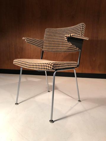 Fauteuil Gispen, ontwerp André Cordemeyer 1970    beschikbaar voor biedingen