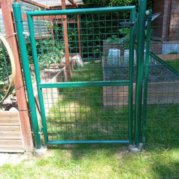 2 Portillons de jardin beschikbaar voor biedingen