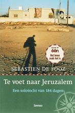 Te Koop Boek TE VOET NAAR JERUZALEM Sebastien De Fooz, Boeken, Reisverhalen, Ophalen of Verzenden, Zo goed als nieuw, Sebastien De Fooz