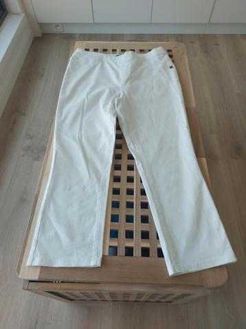 M-broek voor dames beschikbaar voor biedingen