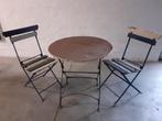 zeer oude café tafel en twee stoelen: 40 euro, Ophalen