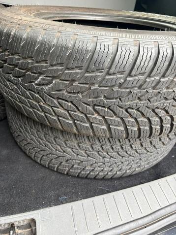 4 pneus hiver dimension 195/65/R15 comme neuf beschikbaar voor biedingen