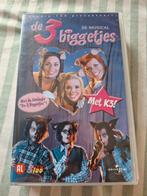 K3 De Musical de drie biggetjes op vhs, Ophalen, Zo goed als nieuw