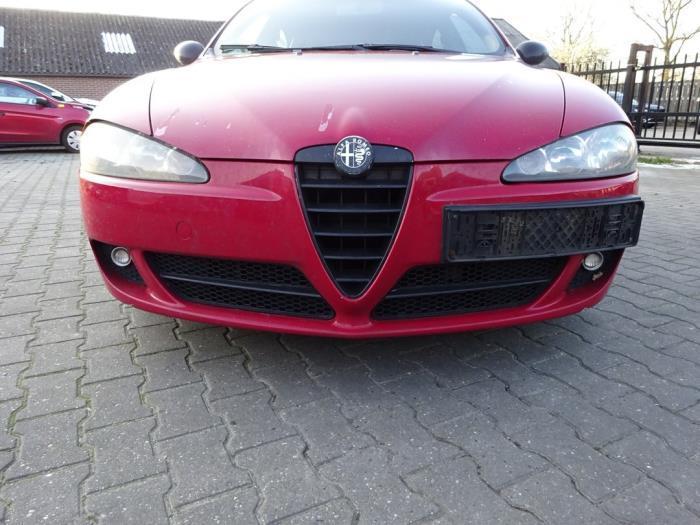 Pare-chocs avant d'un Alfa Romeo 147 (289A), Autos : Pièces & Accessoires, Carrosserie & Tôlerie, Pare-chocs, Alfa Romeo, Utilisé
