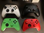 Xbox controllers + docking stations, Games en Spelcomputers, Spelcomputers | Xbox | Accessoires, Ophalen, Zo goed als nieuw, Controller
