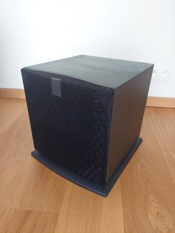 KEF subwoofer 200W max beschikbaar voor biedingen