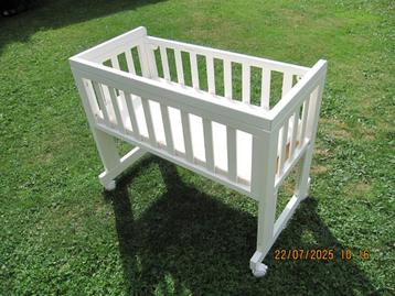 Babybed beschikbaar voor biedingen