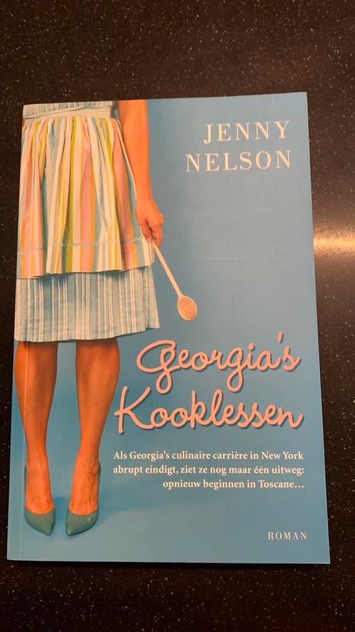 Jenny Nelson - Georgia's kooklessen, Livres, Romans, Comme neuf, Enlèvement ou Envoi