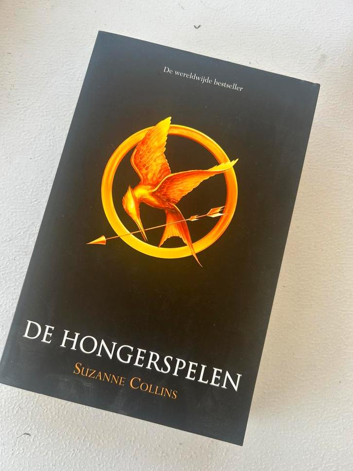 Suzanne Collins - De Hongerspelen, Boeken, Thrillers, Zo goed als nieuw, Ophalen