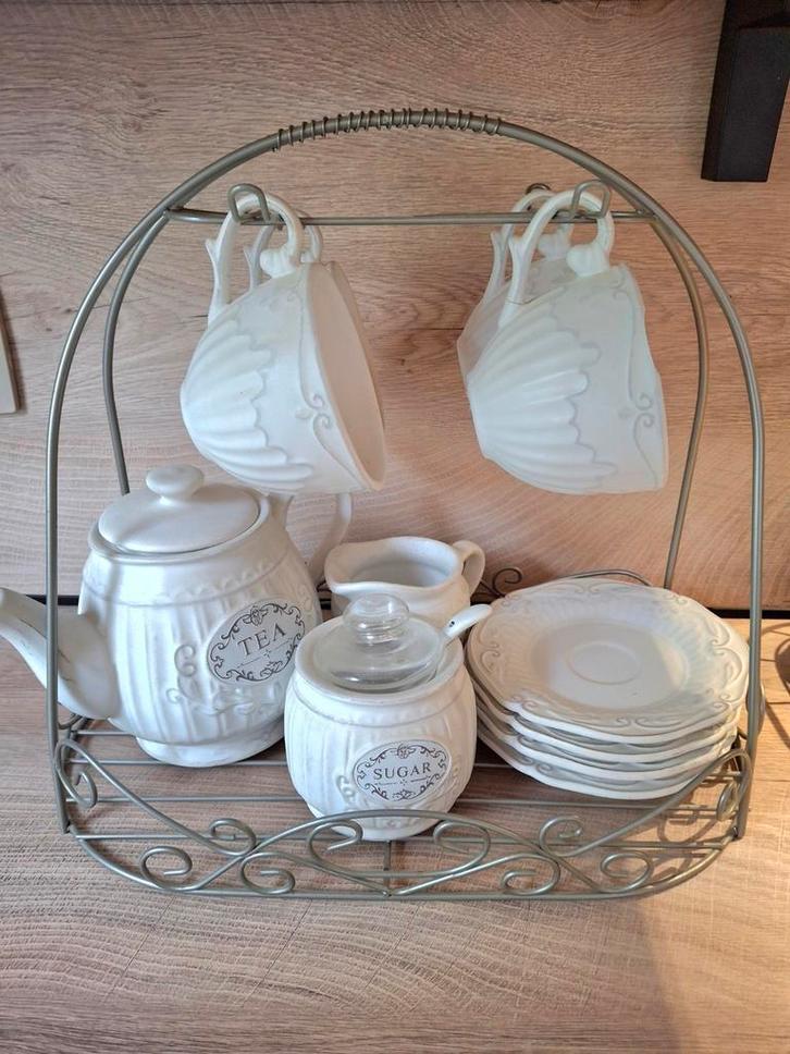 Volledige set van 4 vintage kopjes,theepot,suiker....., Huis en Inrichting, Keuken | Servies, Zo goed als nieuw, Ophalen
