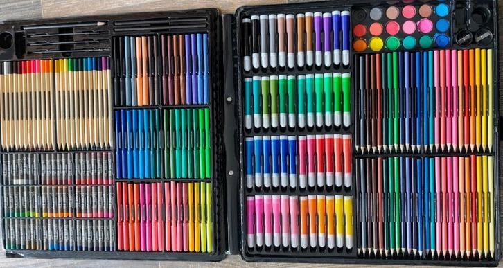 Set potloden, stiften, verf om te tekenen, Hobby en Vrije tijd, Knutselen, Zo goed als nieuw, Knutselwerk, Ophalen