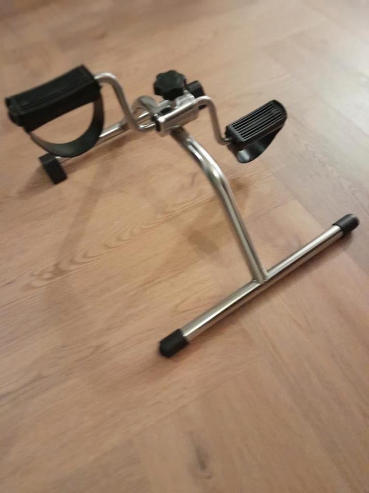 Oefenfietsje pedal exerciser, Sports & Fitness, Appareils de fitness, Comme neuf, Enlèvement