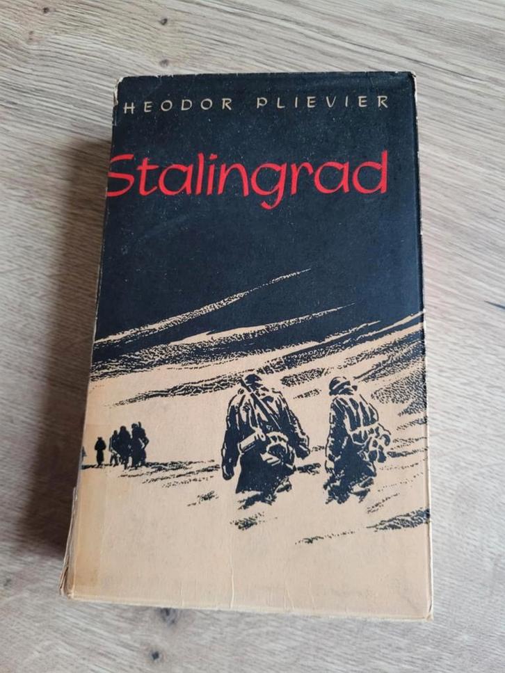 Boek : Stalingrad / Theodor Plievier, Boeken, Oorlog en Militair, Zo goed als nieuw, Ophalen of Verzenden