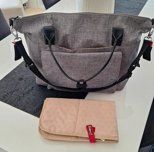 Luiertas Babymel Jade Grey
Veel opbergruimte
NIEUWE STAAT, Kinderen en Baby's, Luiertassen, Zo goed als nieuw, Ophalen of Verzenden
