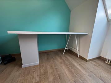 Bureau, ikea beschikbaar voor biedingen