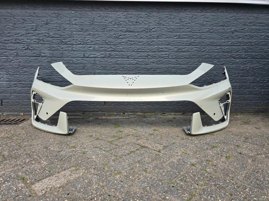 Seat Cupra Leon 5FA Facelift 2024+ Voorbumper Bumper 6xPDC O, Auto-onderdelen, Carrosserie, Bumper, Seat, Gebruikt