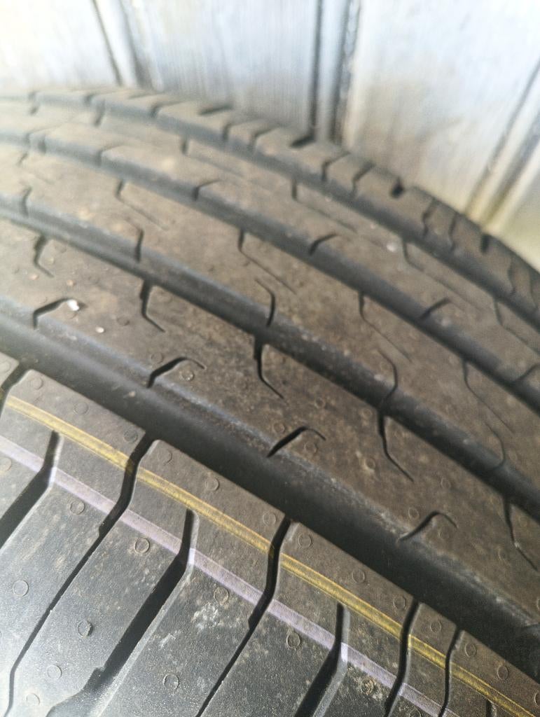 Pneus été, 215 mm, Nieuw, 17 inch, Band(en)