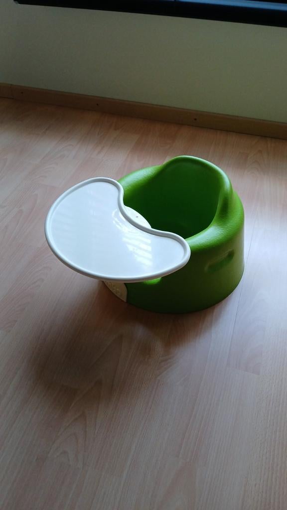 Bumbo seat met tefeltje., Enfants & Bébés, Jouets | Jouets de bain, Enlèvement