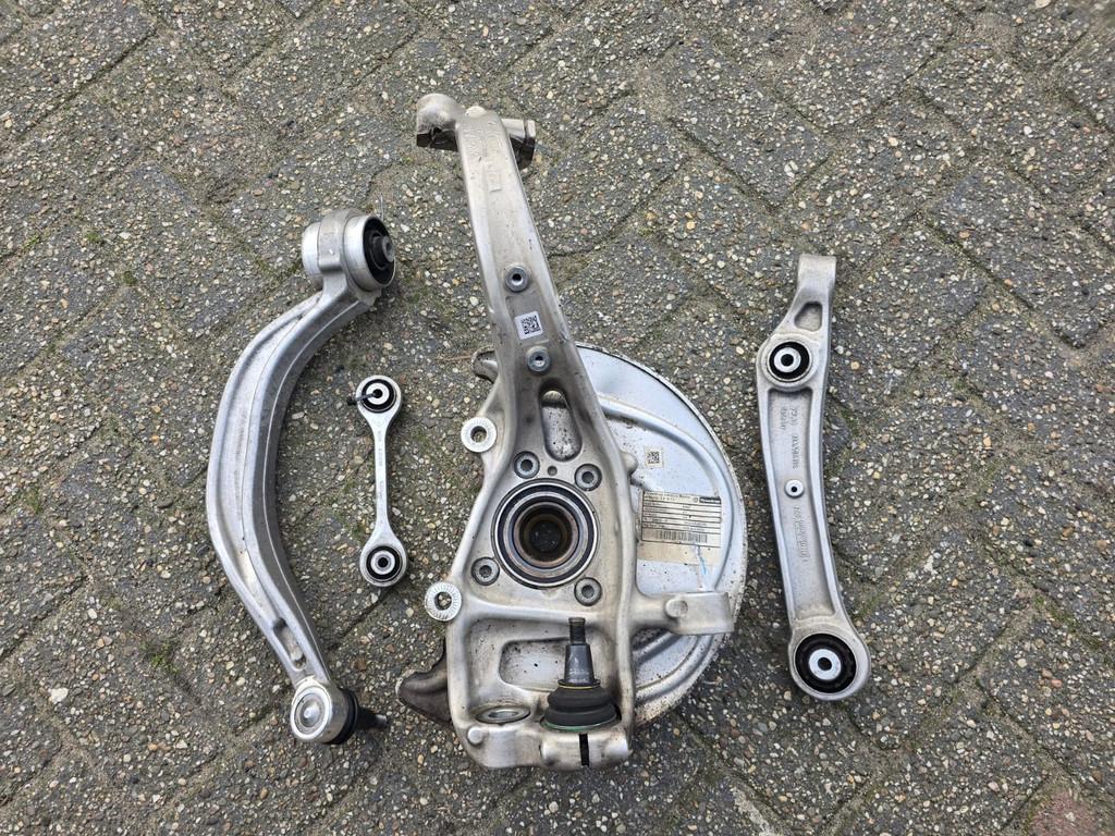 Ensemble de fus es de direction et bras de suspension pour A, AUDI AG, Auto-Union-Strasse 1
85045  Ingolstadt, DE, Audi, Utilisé