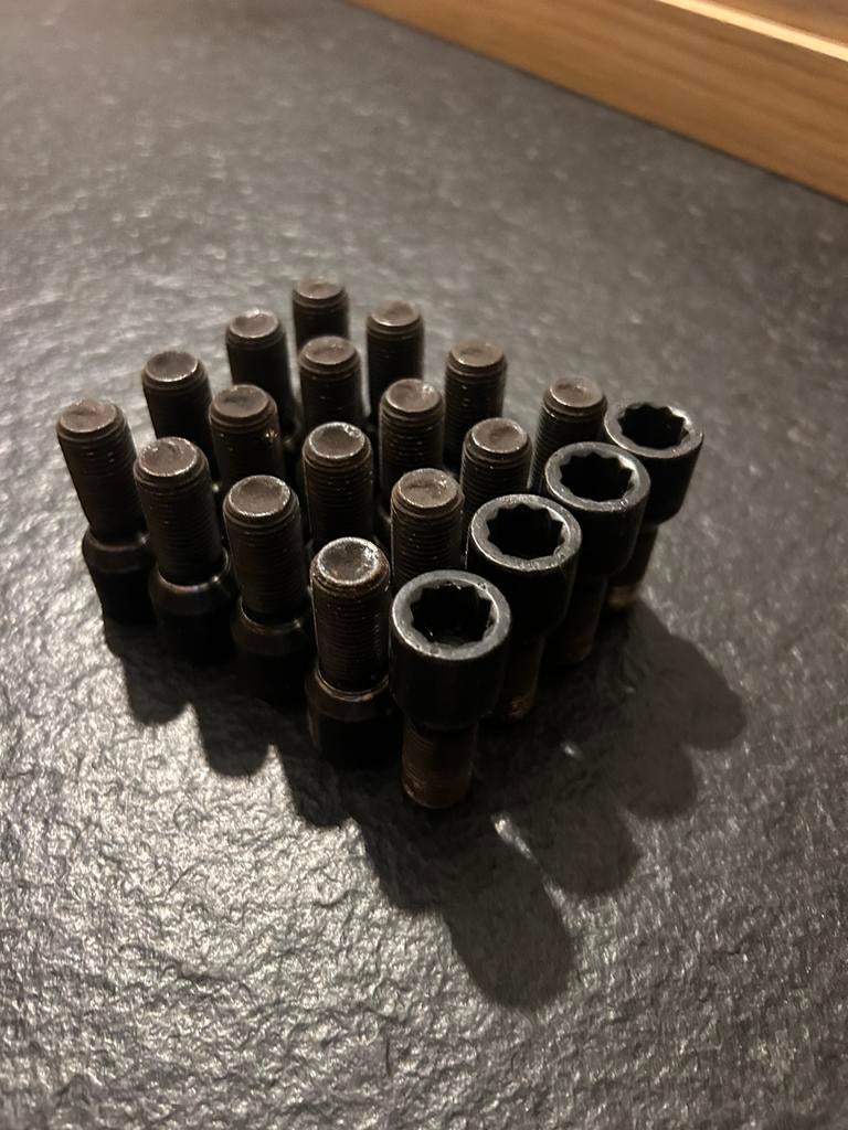 Wielbouten M14 x 1.5 Volkswagen audi, Ophalen of Verzenden, 19 inch, Zomerbanden, Velg(en)