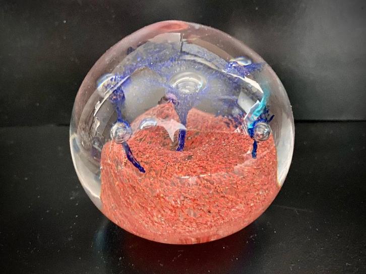 Val saint Lambert  Presse papier Sulfure Diamètre 7 cm, Antiquités & Art, Antiquités | Verre & Cristal, Enlèvement ou Envoi