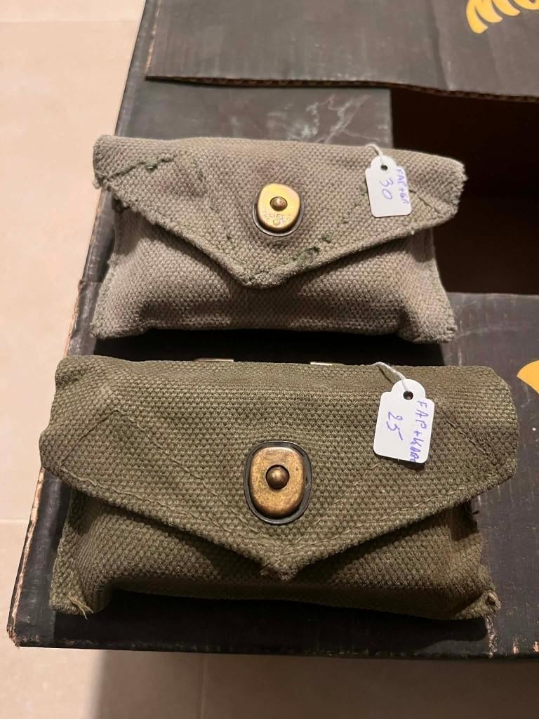 Trousse de premiers secours + pansement., Collections, Enlèvement ou Envoi, Armée de terre, Objet d'art