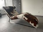 Chaise longue, véritable peau de vache, Jardin & Terrasse, Enlèvement, Comme neuf
