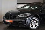 BMW 1 Serie 118 118iA M-Pack Pano Camera CruiseC LED Garanti, Auto's, 1 Reeks, Gebruikt, 136 pk, Zwart